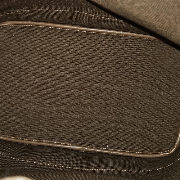 Christian Dior Leather Shoulder Bucket Bag w/ matching pouch. Honeycomb Line - Picture 9 of 10